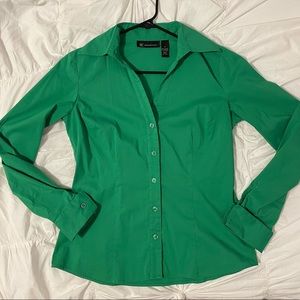 INC fitted Kelly green button up shirt